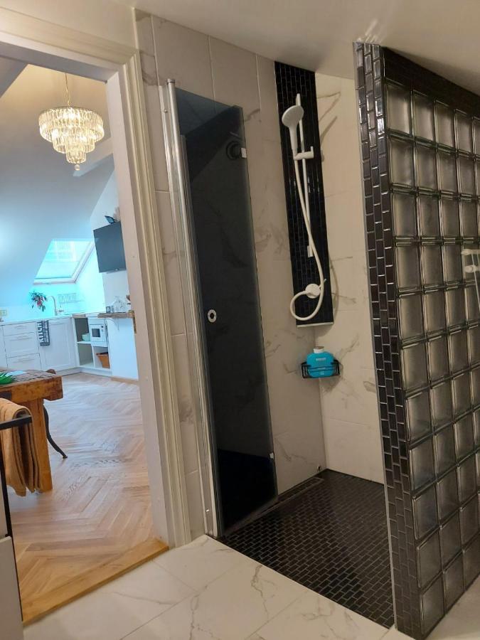Modern History Apartment Reval Esterno foto
