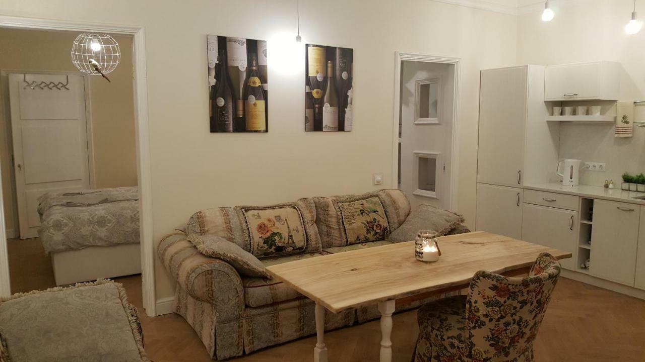 Modern History Apartment Reval Esterno foto