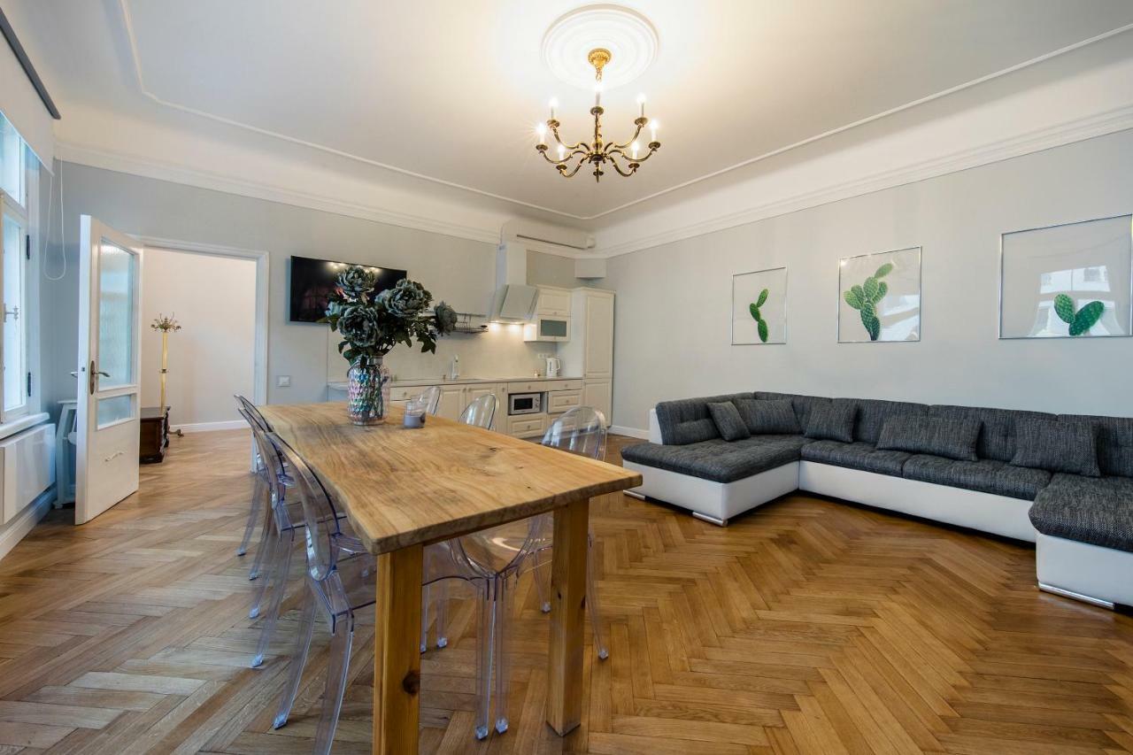 Modern History Apartment Reval Esterno foto