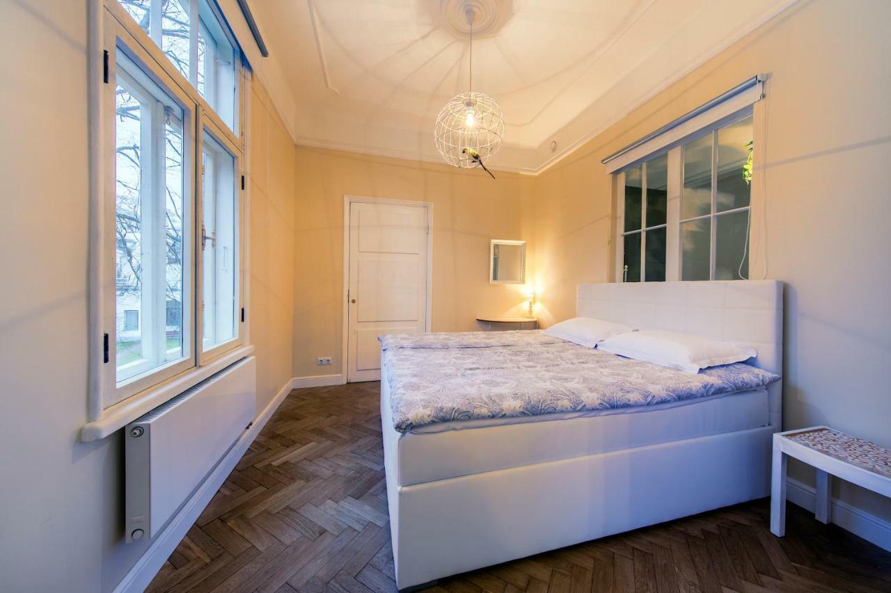 Modern History Apartment Reval Esterno foto