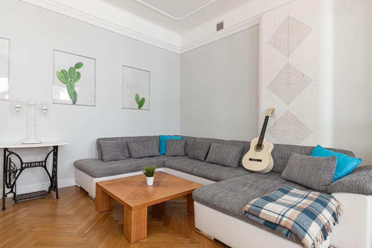 Modern History Apartment Reval Esterno foto