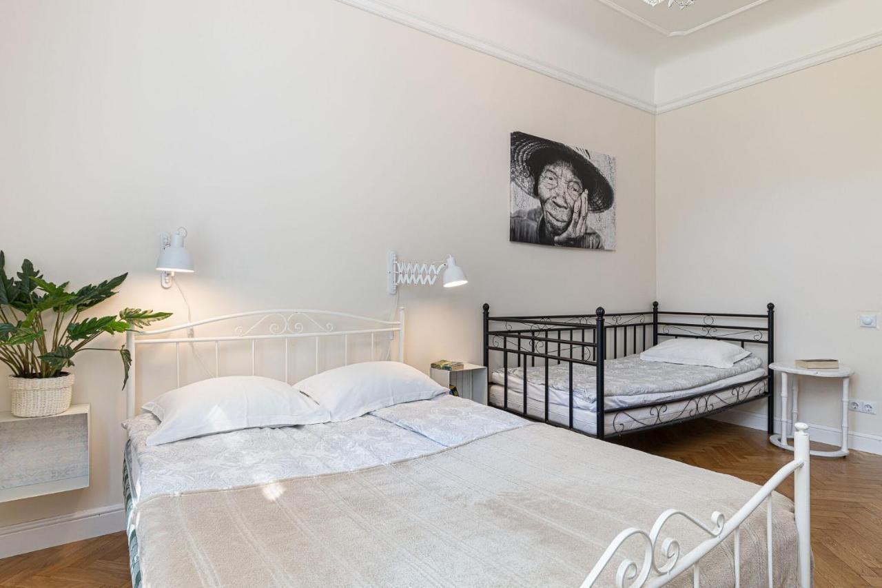 Modern History Apartment Reval Esterno foto